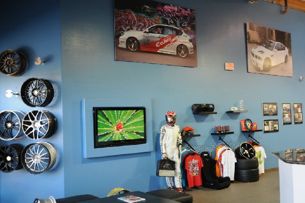 kingsnake racing visits Vivid Racing outside Phoenix